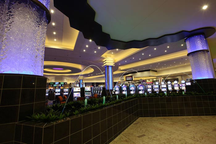 grand falls casino hours